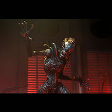 Load image into Gallery viewer, Alien: Romulus 7" Scale Figures - Ultimate Scorched Xenomorph Maple and Mangoes