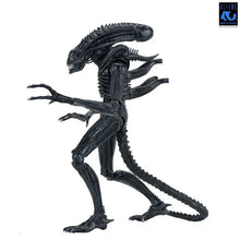 Load image into Gallery viewer, Aliens 7" Scale Figures - 40th Anniversary - Ultimate Alien Warrior (Black) Maple and Mangoes