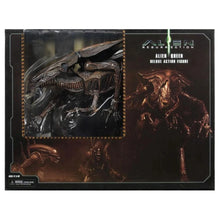 Load image into Gallery viewer, Alien Resurrection Queen Ultra Deluxe Boxed Action Figure