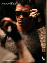 Load image into Gallery viewer, The Terminator: T-800 1/6 Collectible Figure (Pre-order)*