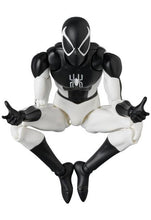 Load image into Gallery viewer, MAFEX No.303 MAFEX VENOM 2099 Action Figure Maple and Mangoes