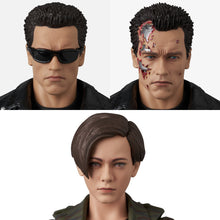 Load image into Gallery viewer, MAFEX Terminator 2 Judgement Day T-800 (T2 Ver.) & John Connor Maple and Mangoes