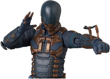 Load image into Gallery viewer, MAFEX Bloodsport Maple and Mangoes