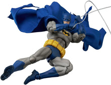 Load image into Gallery viewer, Medicom Toy — MAFEX: BATMAN: HUSH - Batman (Recollection Blue Ver. / No.333) Maple and Mangoes