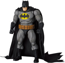 Load image into Gallery viewer, MAFEX Batman & Horse (The Dark Knight Returns) Maple and Mangoes