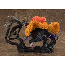 Load image into Gallery viewer, One Piece Marshall D. Teach Kurouzu FiguartsZERO Extra Battle Statue maple and Mangoes

