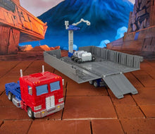 Load image into Gallery viewer, Transformers Studio Series Commander Class The Transformers: The Movie 86-31 Optimus Prime Maple and Mangoes
