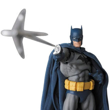 Load image into Gallery viewer, MAFEX - Batman Hush - Batman Maple and Mangoes
