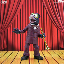 Load image into Gallery viewer, The Muppets 7" Scale Figures - The Muppet Show - Ultimate Gonzo w/ Camilla Maple and Mangoes
