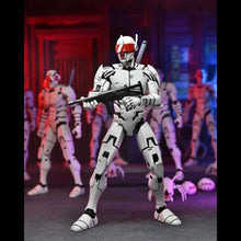 Load image into Gallery viewer, TMNT 7&quot; Scale Figures - IDW Comics - The Last Ronin - Ultimate Elite Synja Patrol Bot
