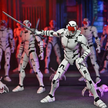 Load image into Gallery viewer, TMNT 7&quot; Scale Figures - IDW Comics - The Last Ronin - Ultimate Elite Synja Patrol Bot

