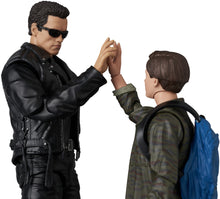 Load image into Gallery viewer,  MAFEX  Terminator 2 Judgement Day T-800 (T2 Ver.) &amp; John Connor Maple and Mangoes
