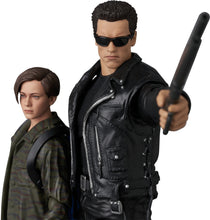 Load image into Gallery viewer,  MAFEX  Terminator 2 Judgement Day T-800 (T2 Ver.) &amp; John Connor Maple and Mangoes

