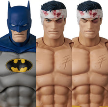 Load image into Gallery viewer, Medicom Toy — MAFEX: BATMAN: HUSH - Batman (Recollection Blue Ver. / No.333) Maple and Mangoes
