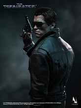 Load image into Gallery viewer, The Terminator: T-800 1/6 Collectible Figure (Pre-order)*
