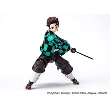 Load image into Gallery viewer, Demon Slayer: Kimetsu no Yaiba Ultimate Legends High Definition Tanjiro Kamado Action Figure Maple and Mangoes
