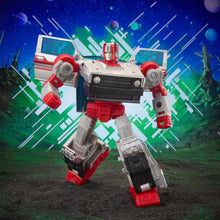 Load image into Gallery viewer, Transformers Generations Legacy Evolution Deluxe Crosscut Maple and Mangoes
