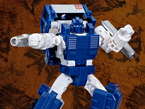 Transformers War for Cybertron Kingdom Deluxe Pipes