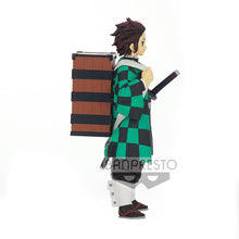 Load image into Gallery viewer, Demon Slayer: Kimetsu no Yaiba Tanjiro Kamado Vol. 18 Statue
