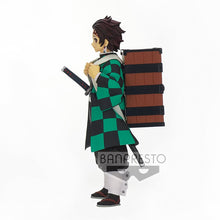 Load image into Gallery viewer, Demon Slayer: Kimetsu no Yaiba Tanjiro Kamado Vol. 18 Statue
