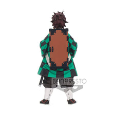 Load image into Gallery viewer, Demon Slayer: Kimetsu no Yaiba Tanjiro Kamado Vol. 18 Statue
